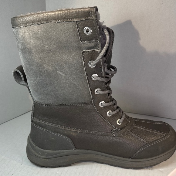 Like New UGG Women's Adirondack III Short Waterproof Winter Snow Boots Gray sz 8 - Picture 16 of 16